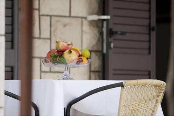 Guest House Burin 米利尼 外观 照片