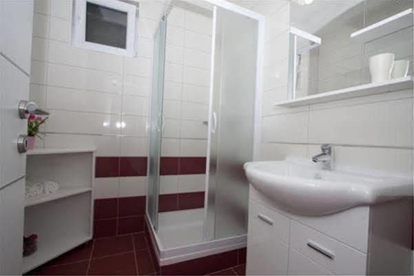 Guest House Burin 米利尼 外观 照片