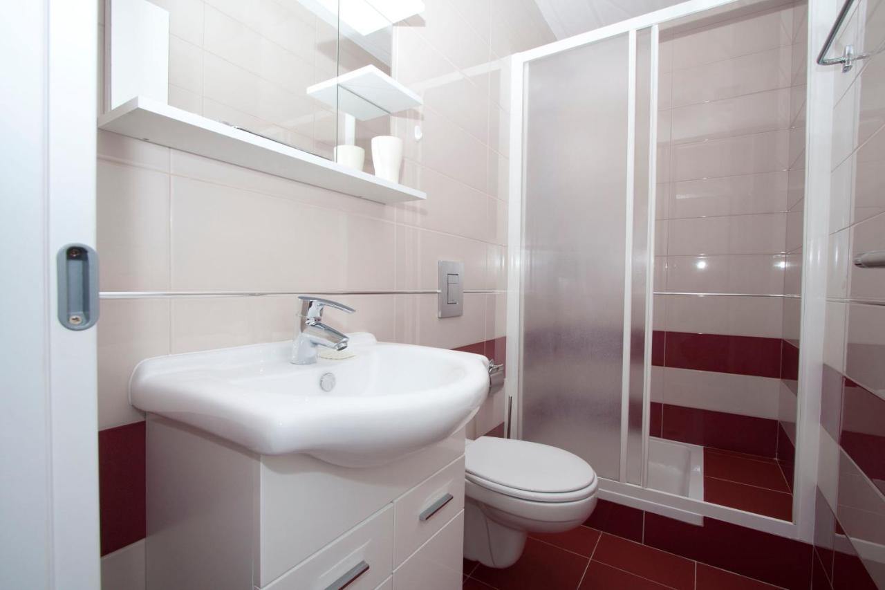 Guest House Burin 米利尼 外观 照片