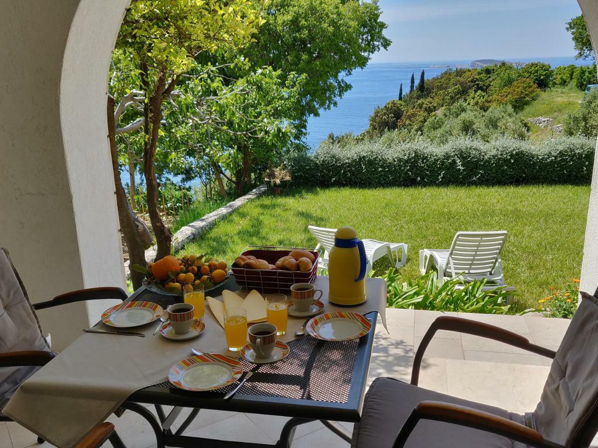 Guest House Burin 米利尼 外观 照片